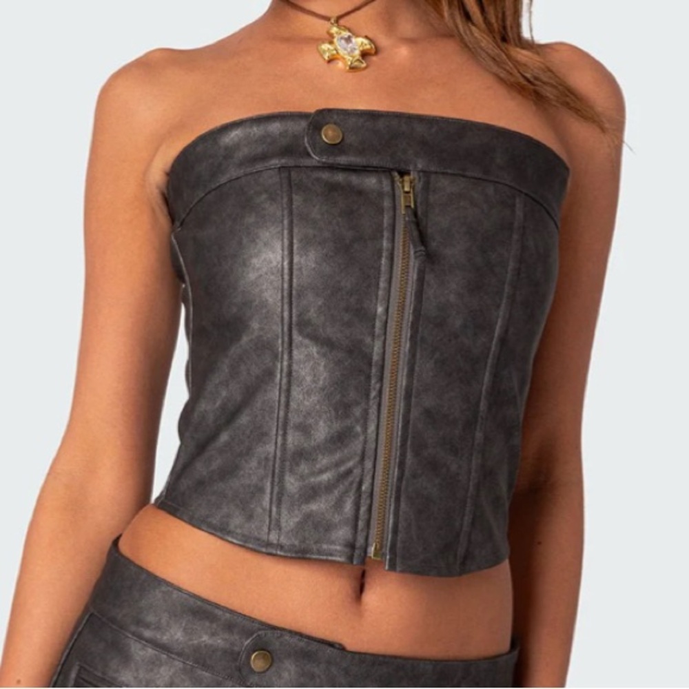Edikted Ziva faux leather lace up corset